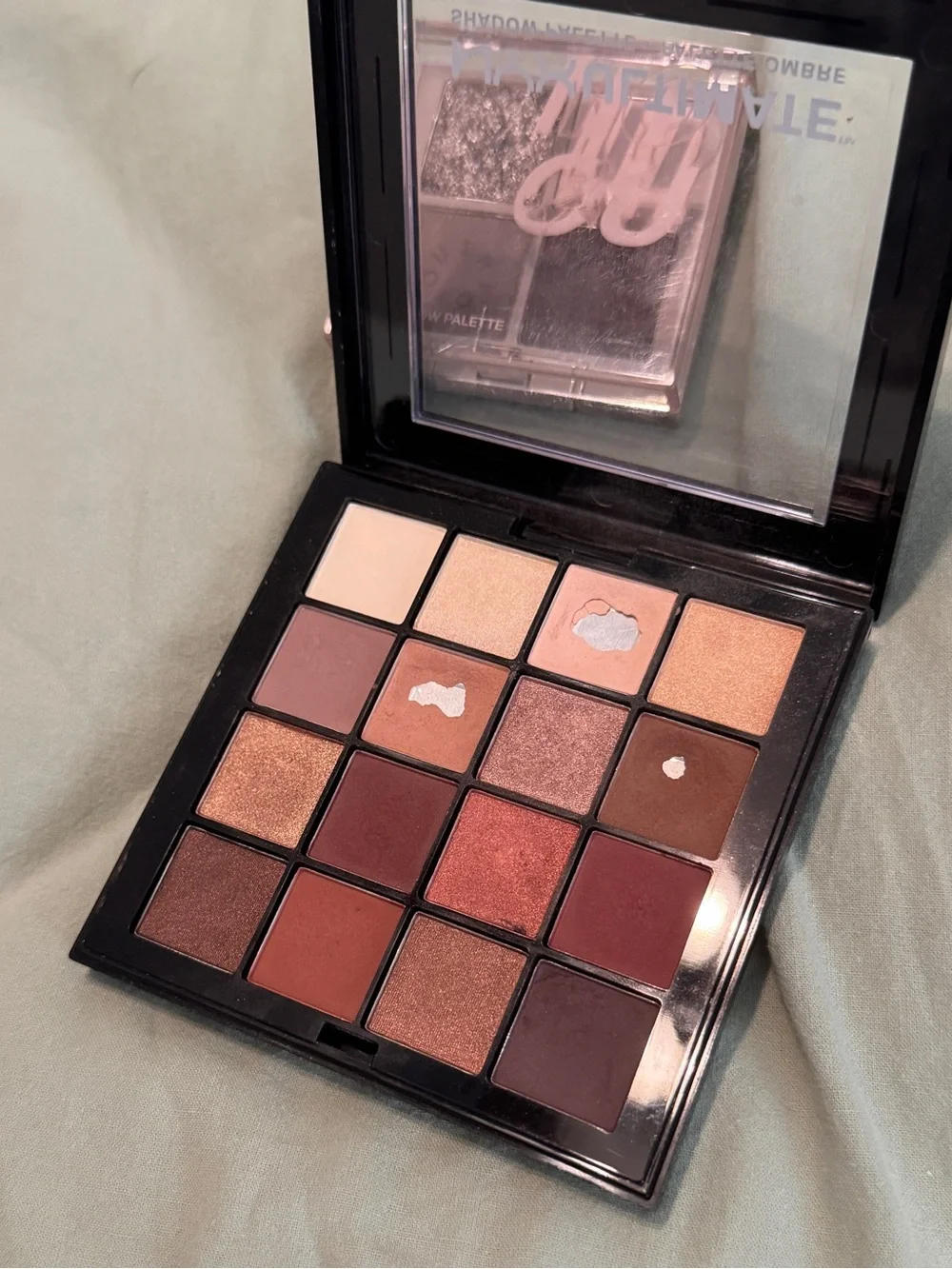 Bundle of 2 eyeshadow palette make up bundle